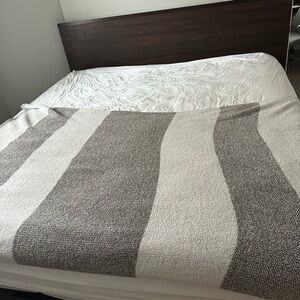 Jaclyn Hill Koze throw blanket
